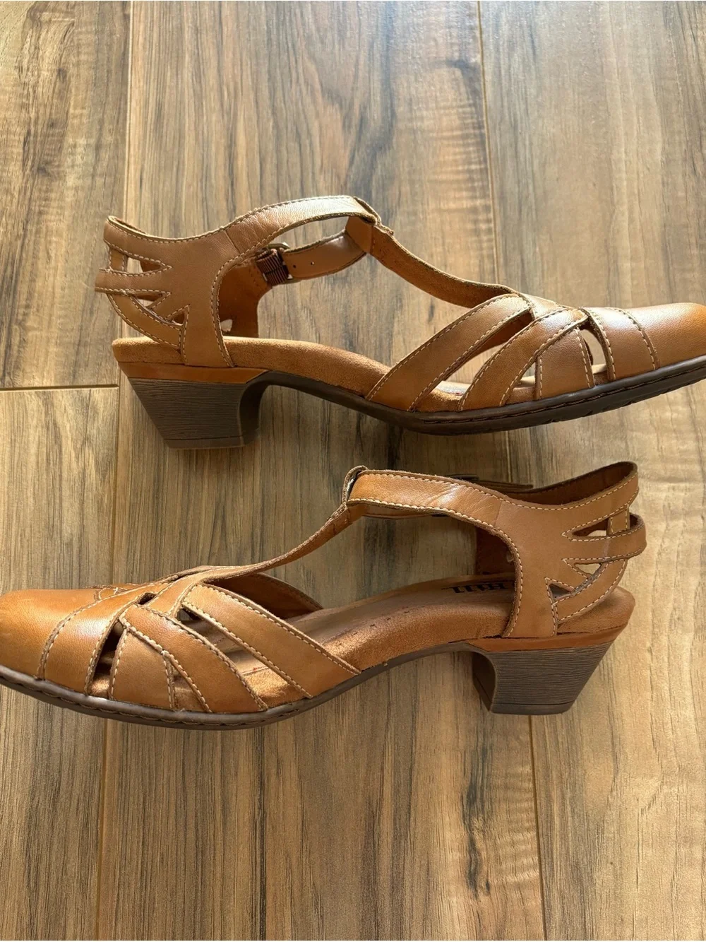 Cobb Hill Brown Leather T-Strap Sling Back Closed-Toe Sandals. Women's Size 10N